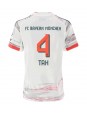 Billige Bayern Munich Jonathan Tah #4 Bortedrakt Dame 2025-26 Kortermet